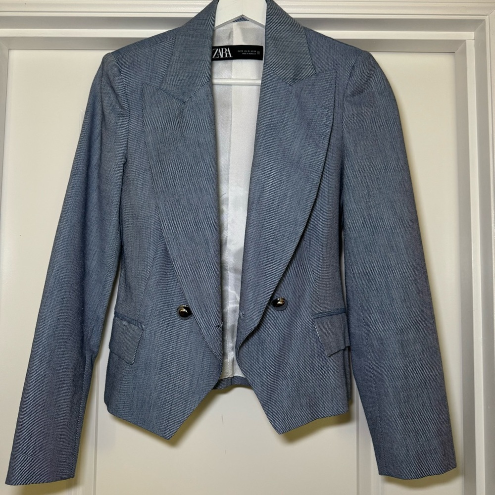 Zara Denim Blue Cropped Jacket with Silver Buttons XS Gently Used